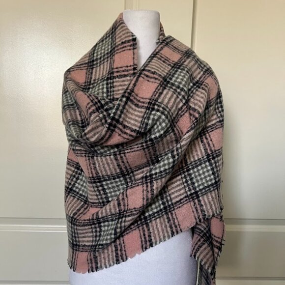 Old Navy Pink Gray Plaid Flannel Large Shawl Scarf Wrap 76x25 inches - Picture 1 of 8